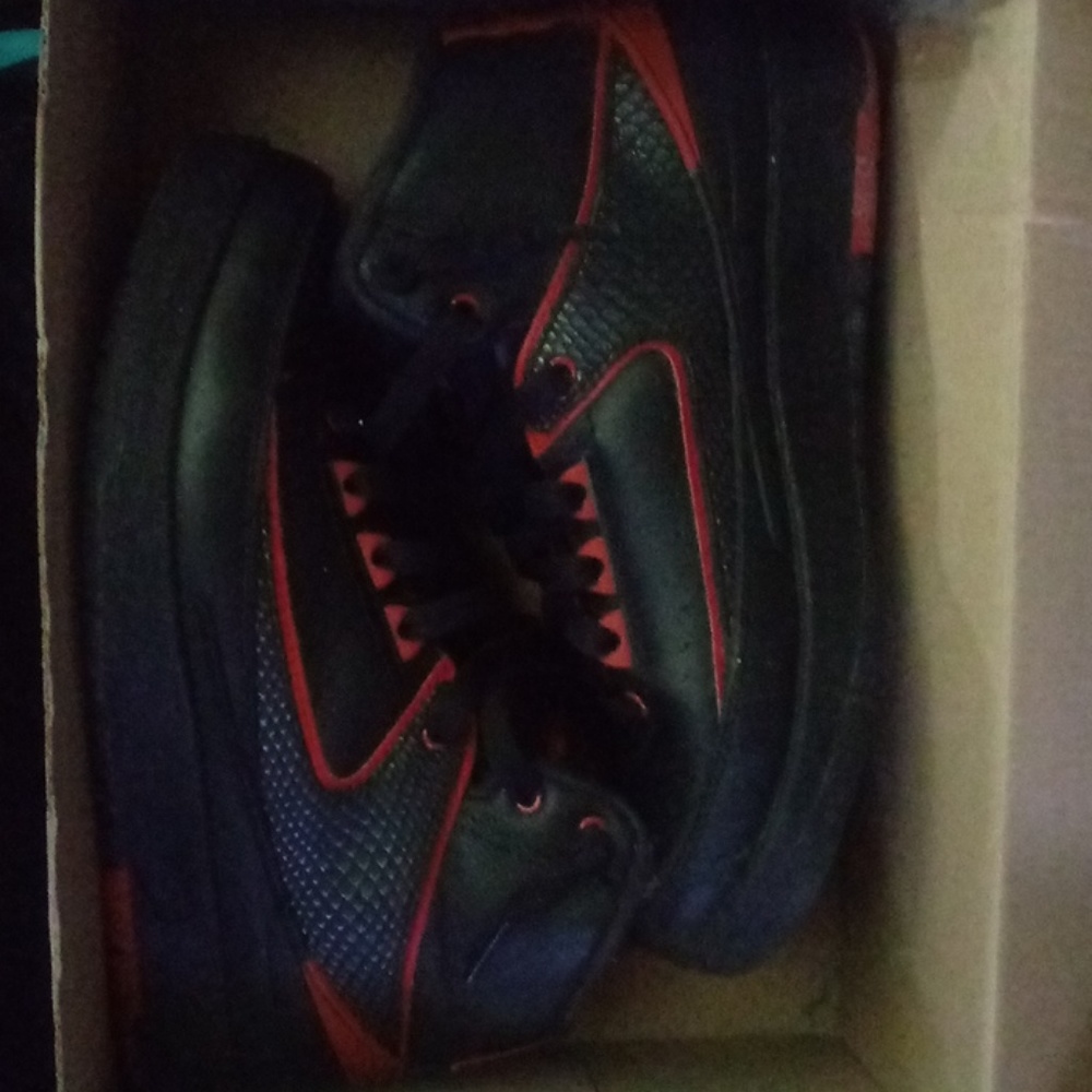 Air Jordan 2 Retro BG size 4.5